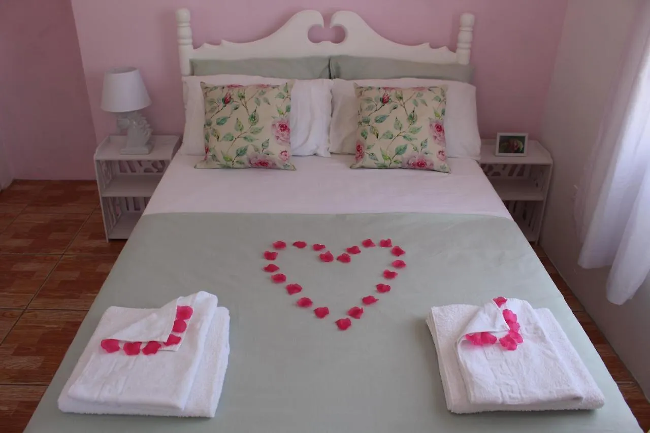 Amarilla Apartments Brighton Village Guest house