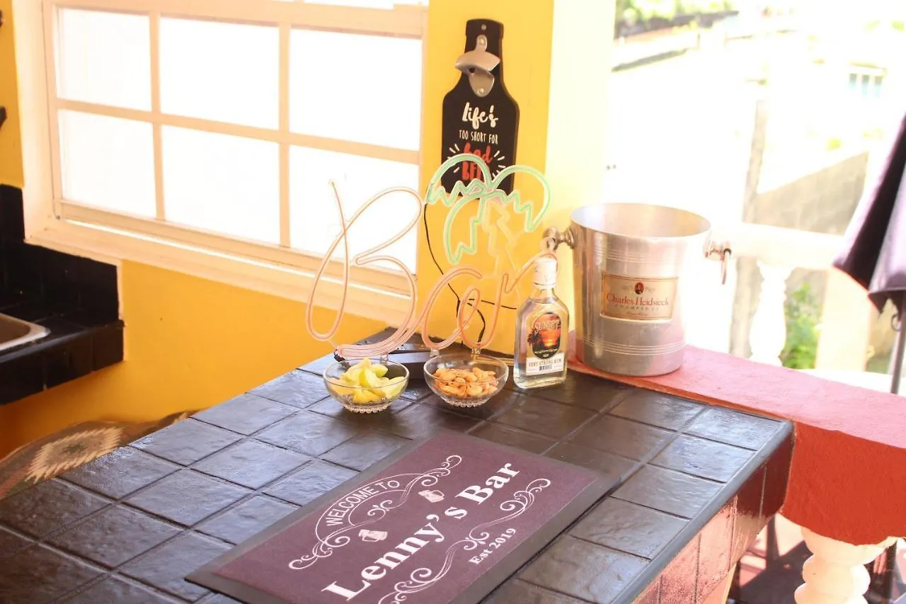 Guest house Amarilla Apartments Brighton Village Saint Vincent and the Grenadines
